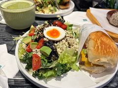 美式牛肉三明治+豆腐藜麦沙拉-THE WOODS 简餐 (国贸商城店)