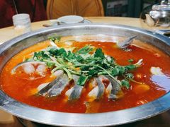 -野山舂·贵州现舂酸汤火锅(鸿通城店)