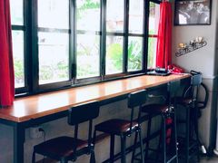 靠窗位-转山咖啡(松柏社区店)