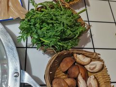 -喜悦小串丹东小黄牛海鲜烧烤大排档(民主广场店)