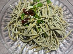 香椿苗豆腐丝-谢蟹浓·肉蟹煲(新奥店)