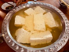 -石磨豆花家常菜·牦牛排土火锅