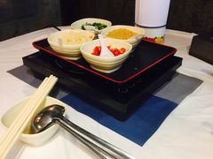 小料-鲜入围煮花胶鸡海鲜火锅