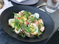 温热海鲜沙拉配牛油果-Mercato莫卡多露台餐厅与酒吧(K11店)