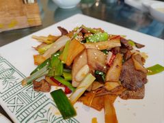 杏鲍菇炒牛肉-云海肴·汽锅鸡·云南菜(祥云小镇店)
