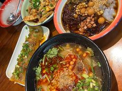 -爆炸头阿姨小四川正宗川味小吃(无任何分店)