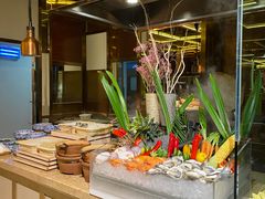 自助取餐区-大中华希尔顿酒店-念自助餐·嗨啤·小龙虾