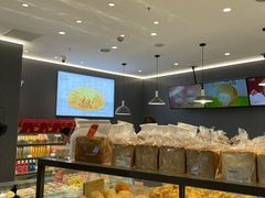 面包甜点陈列柜-面包新语(吾悦国际广场店)
