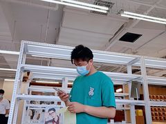 -无奔眼镜·蔡司·依视路授权店(马家堡店)