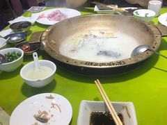 -颜氏双江清水鱼一养身火锅(磁器口店)