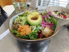 藜麦牛油果豆腐色拉-O'mills Sourdough Bakery&Bistro(永嘉路店)