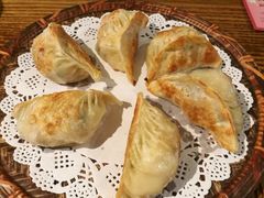锅贴菜肉煎饺-彩蝶谷美食廊·粤式经典南番顺·铁板烧烤泰风味(广州长隆酒店)