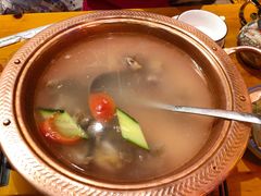 铜锅腊排骨火锅-民食香·腊排骨野生菌美食(木府店)