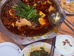 -乡土特色.冷锅鱼.牦牛肉汤锅