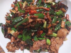 宣威小炒肉-老滇山寨•云南特色菜•地方菜•民族风情歌舞表演(金碧店)