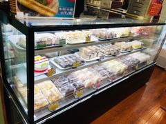 面包甜点陈列柜-新侨三宝乐面包店(崇文门店)