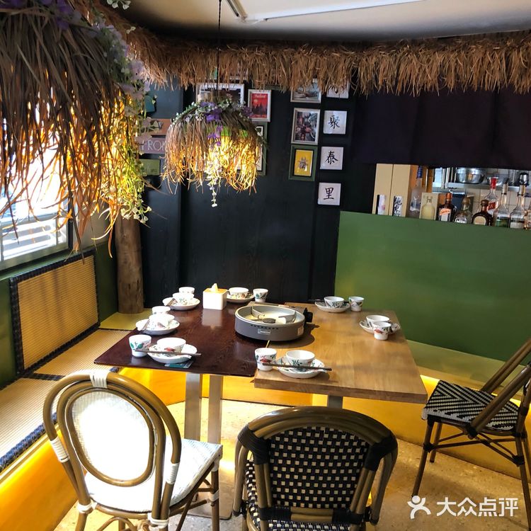 曼谷街头｜传承两代秘制冬阴功汤锅