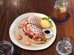 -ROAST coffee & eatery
