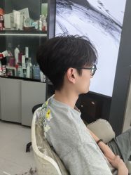 -宫铭烫发染发接发店