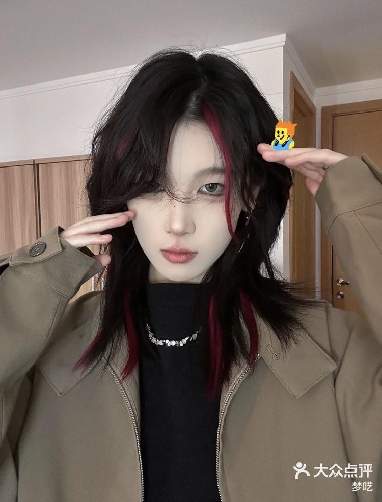 梦呓 2023年12月27日 关注 红黑挑染发色 #红黑挑染发色红色和黑色