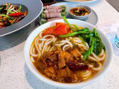 小锅米线-半山腰·云南菜(侨福芳草地店)