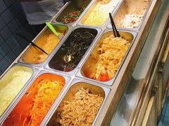 自助取餐区-三兄弟高炉烧饼