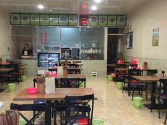 大堂-继红顺河抄手名小吃