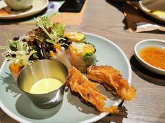 酥炸老虎虾香芒米纸卷配榴莲汁-CHINCHIN 青青·泰国料理(万象食家店)