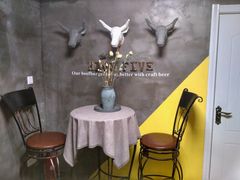 -HIGH FIVE哈福手工汉堡(桂林路店)