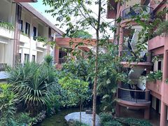 -植物园哈利亚餐厅