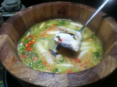 鲜椒木桶鱼锅底-云鱿记鱿鱼鸡·野生菌火锅(人民南路店)