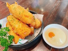 炸芝士条-Chom Cafe and Restaurant