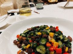 脆黄瓜炒牛肉粒-龙悦湾酒家·八阵鱼生·渔人码头店
