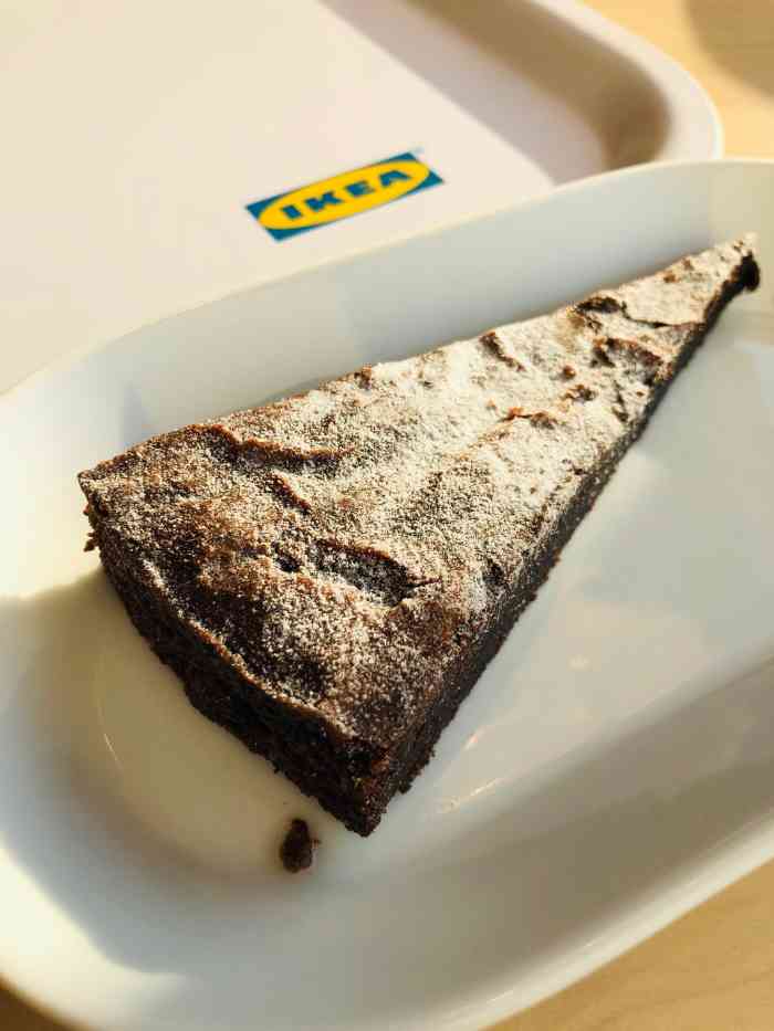 宜家餐厅(天津中北店)-"这个月生日领了蛋糕卷 又领了果昔卷和甜筒.