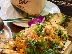 -Chom Cafe and Restaurant