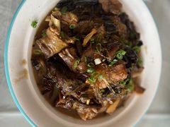 大公鸡炖榛蘑-鸿运美食府
