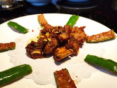 煎酿尖椒拼煎排骨-滋粥楼·顺德菜海鲜茶点(方舟店)