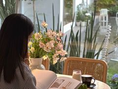 -洪小鹏生活美学馆(领SHOW天地店)