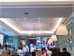 大堂-海派美食·家宴海鲜青岛菜·石锅鲽鱼头(东方城店)