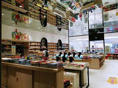 -钟书阁(群光广场店)