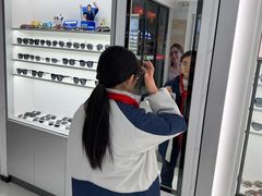 -光明眼镜·蔡司授权(徐泾店)