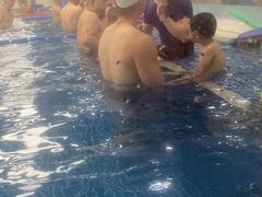 -蓝旗亲子游泳(范湖万达广场店)