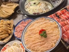 -左庭右院鲜牛肉火锅(金山万达店)