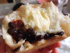 爆浆芝士红豆面包-啊噗吐呦现场烘焙(麦凯乐店)