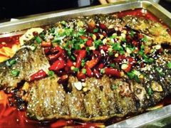 香辣烤鱼-鸣记脆皮烤鱼·海鲜烤鱼(三八广场店)