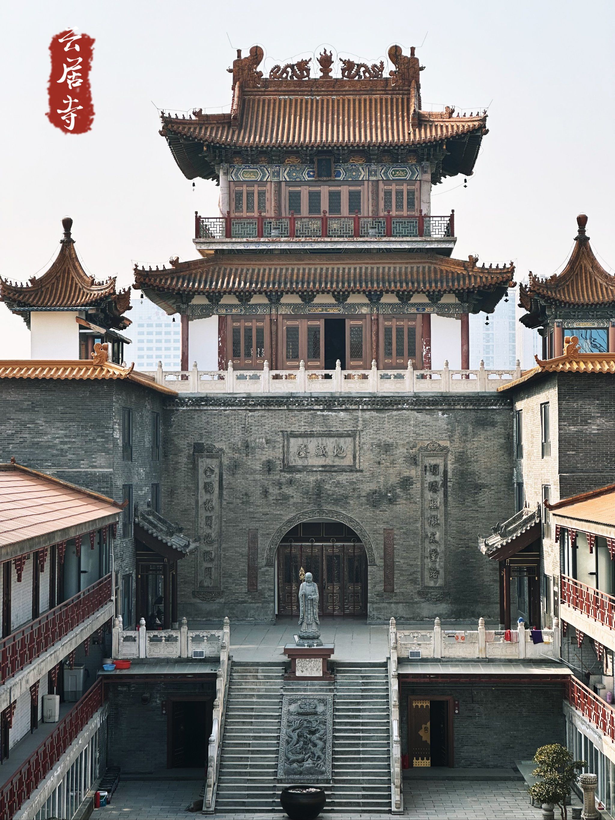 本地人都不知道,洒金桥还有这样清净庄严的寺庙