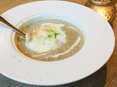 菌菇浓汤配温泉蛋-MOMENT湖景餐厅(解放路店)