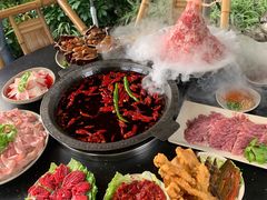 -茅草房·河畔园林火锅