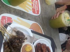 -东海岸人工湖美食村