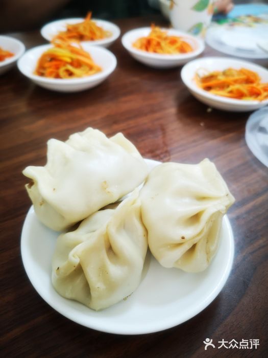和阗玫瑰抓饭薄皮包子图片